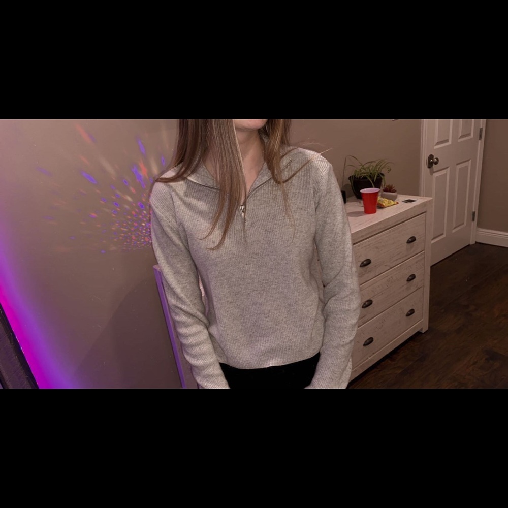 light grey brandy melville zip up sweater